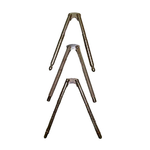 Vintage lot of 3 Nut Crackers, 3 Picks, & 4 Cocktail Seafood Forks - Picture 4 of 6